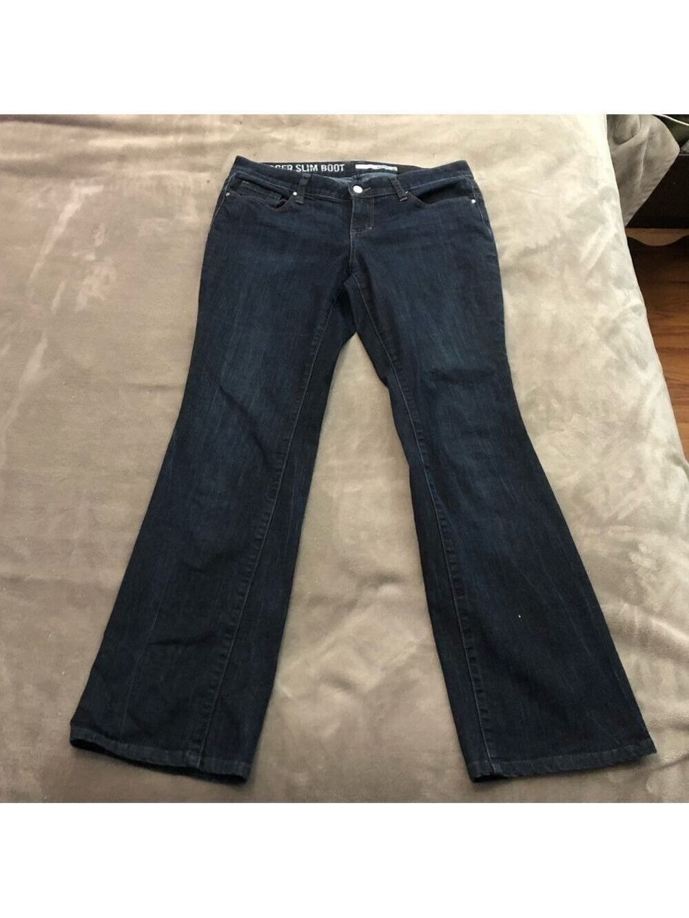 DKNY Size 8 Dark Wash Slim Boot Cut Jeans